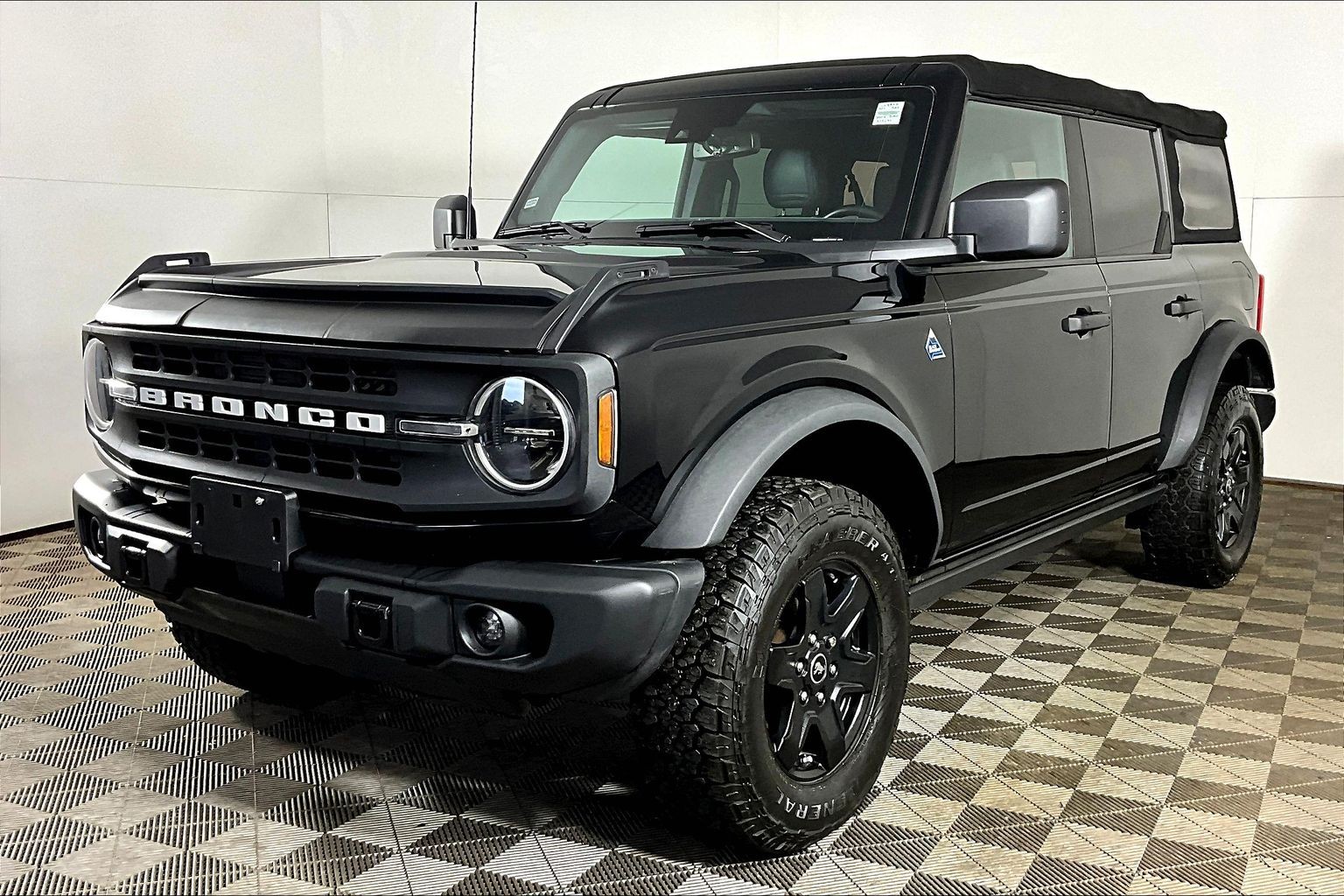 Black 2022 Ford Bronco SUV / Crossover Four-Wheel Drive Automatic