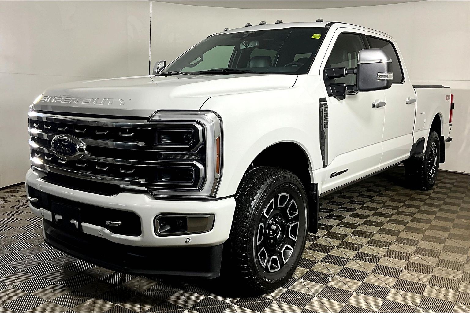 White 2024 Ford F-250 Super Duty Pickup Truck Four-Wheel Drive Automatic