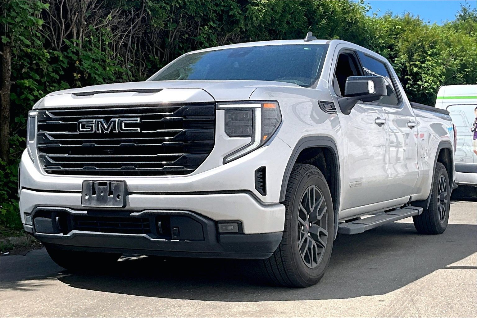 2022 GMC Sierra 1500 4WD Crew Cab 157" Elevation