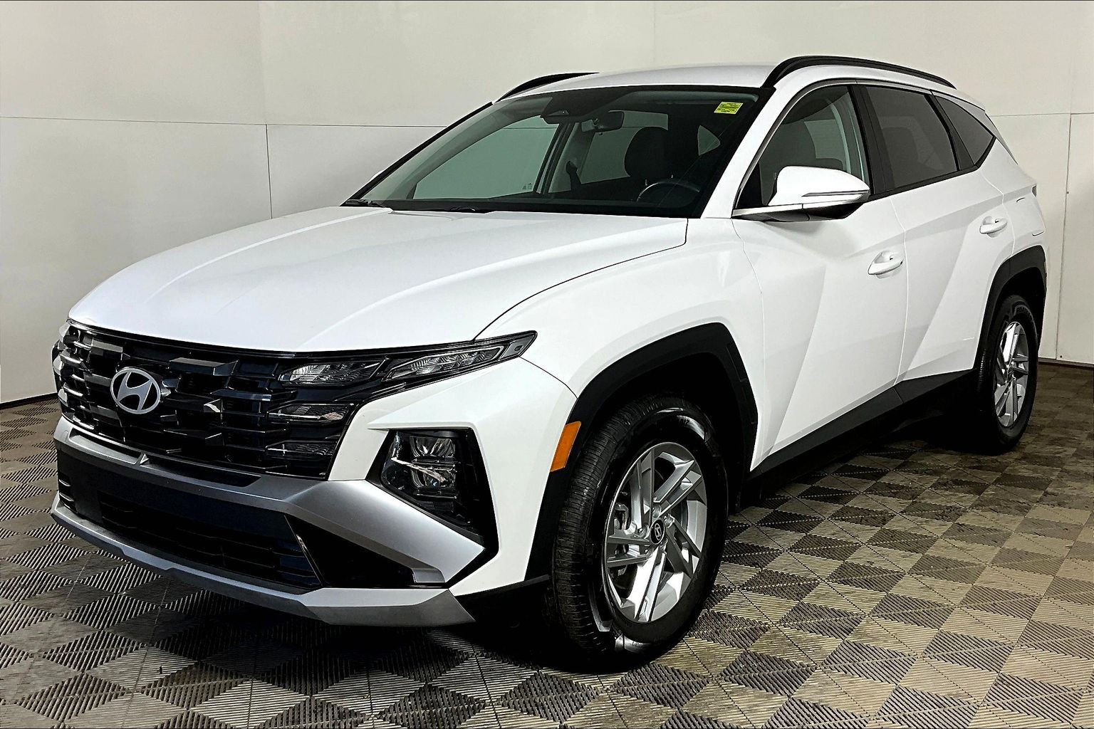 White 2026 Hyundai Tucson SUV / Crossover Automatic