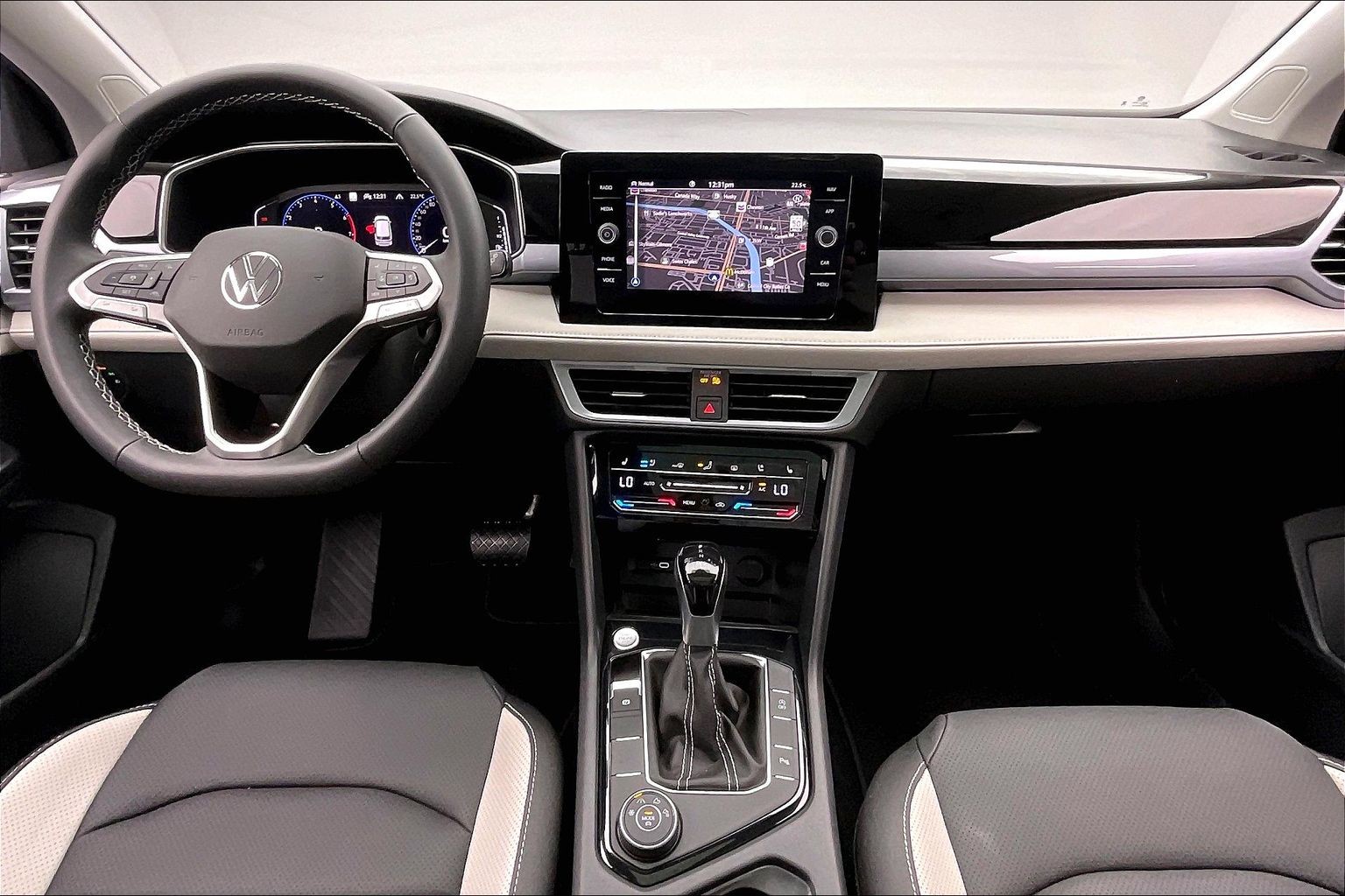 2025 Volkswagen Taos Highline - Photo 10