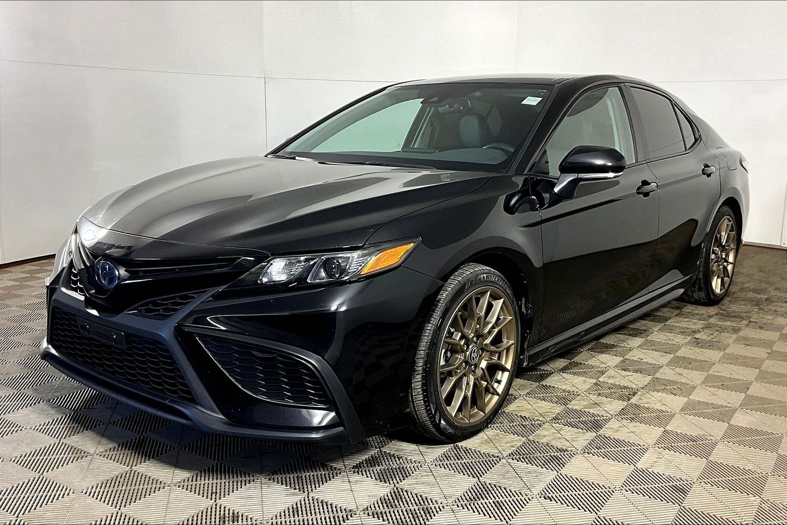 2023 Toyota Camry Hybrid SE FWD
