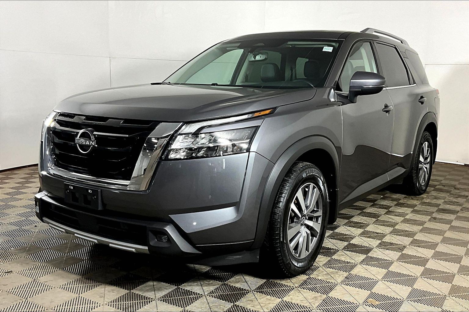 Silver 2022 Nissan Pathfinder SUV / Crossover All-Wheel Drive Automatic