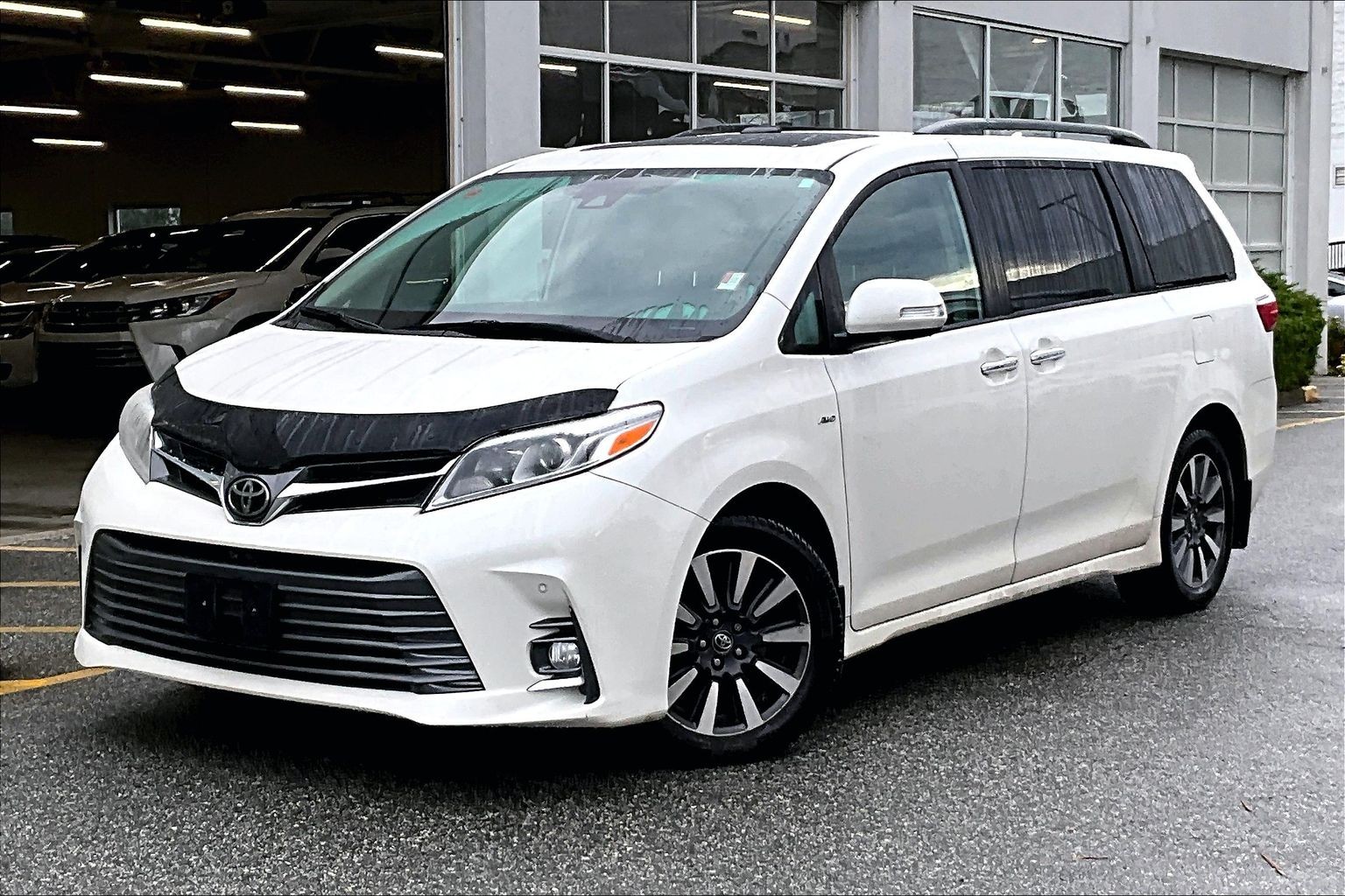 2019 Toyota Sienna XLE 7-Passenger AWD