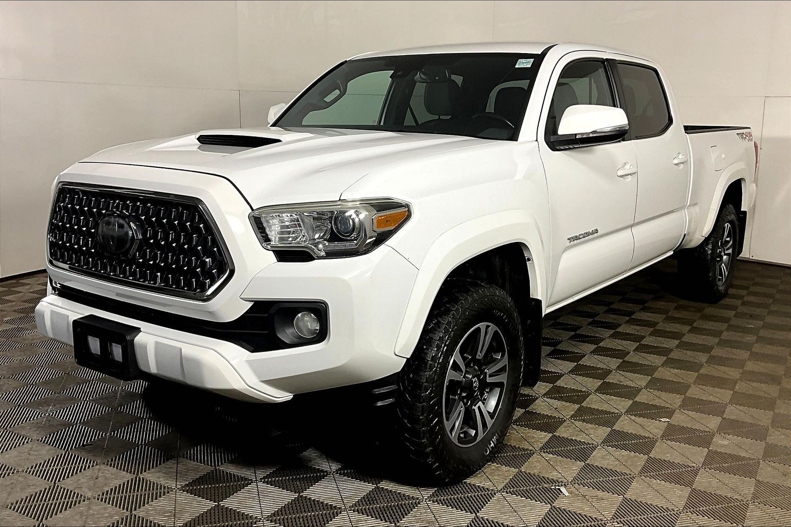 White 2018 Toyota Tacoma Pickup Truck Four-Wheel Drive Automatic