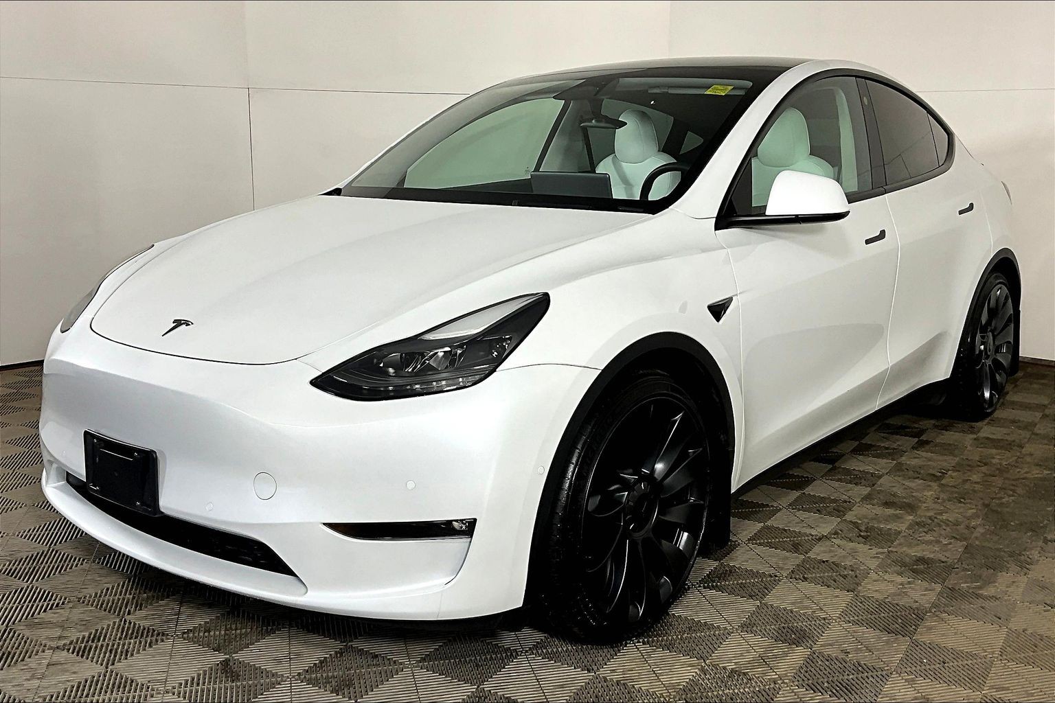 White 2022 Tesla Model Y SUV / Crossover All-Wheel Drive Automatic