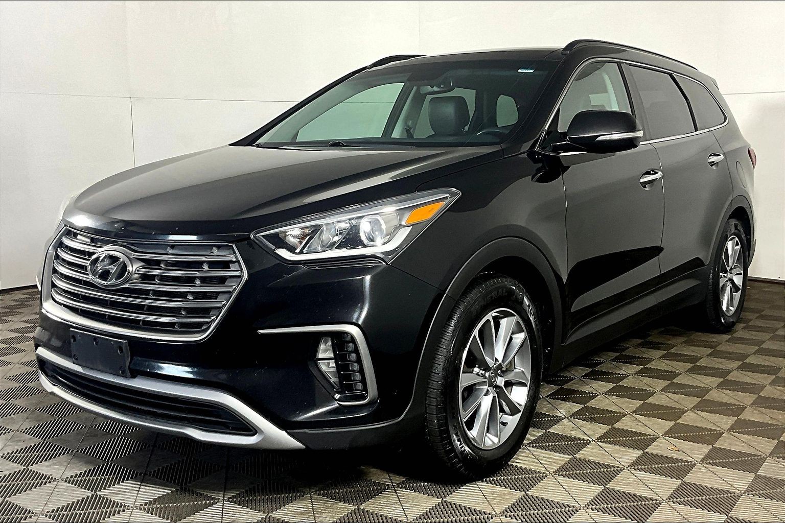 Black 2017 Hyundai Santa Fe XL Luxury AWD SUV / Crossover Automatic