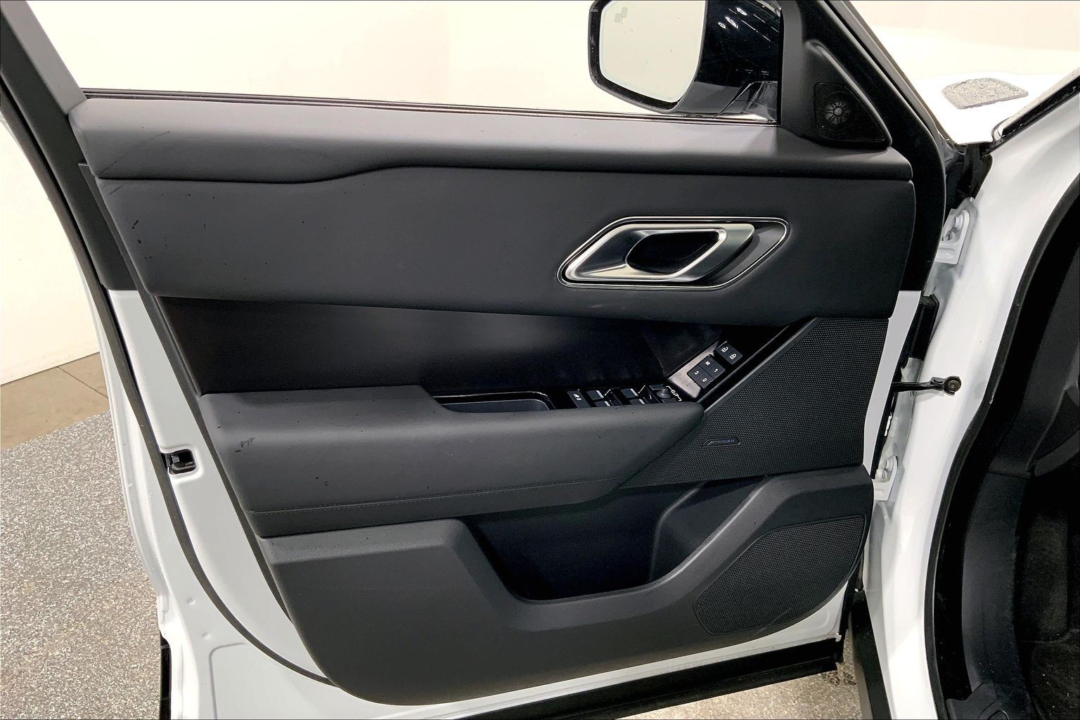 2026 Land Rover Range Rover Velar Dynamic SE - Photo 7