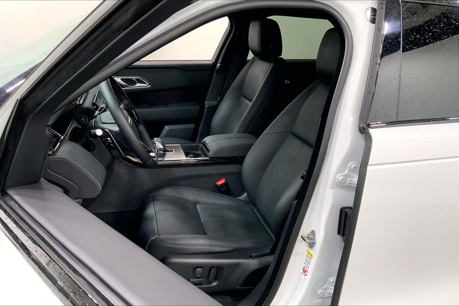 2026 Land Rover Range Rover Velar Dynamic SE - Photo 8