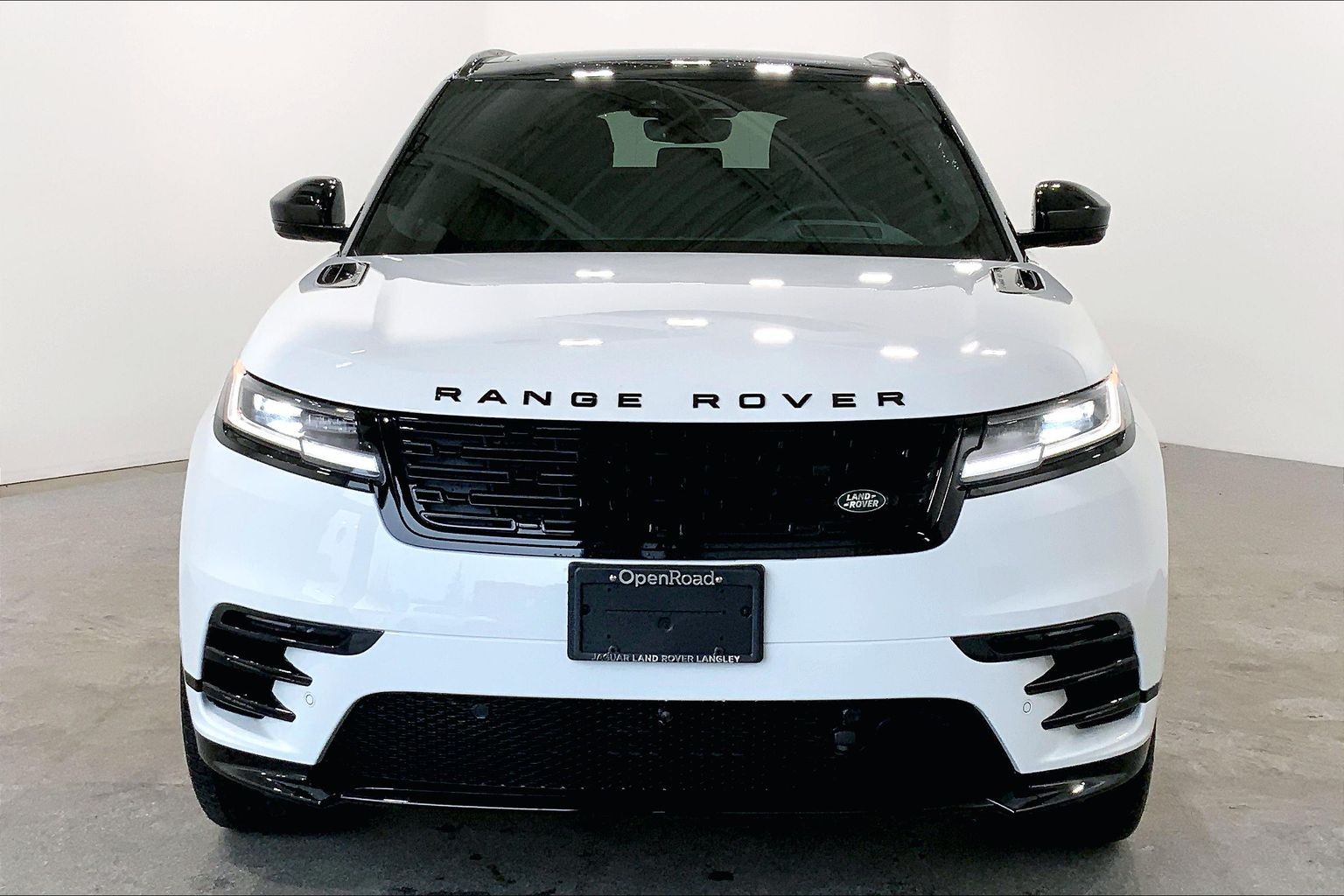 2026 Land Rover Range Rover Velar Dynamic SE - Photo 2