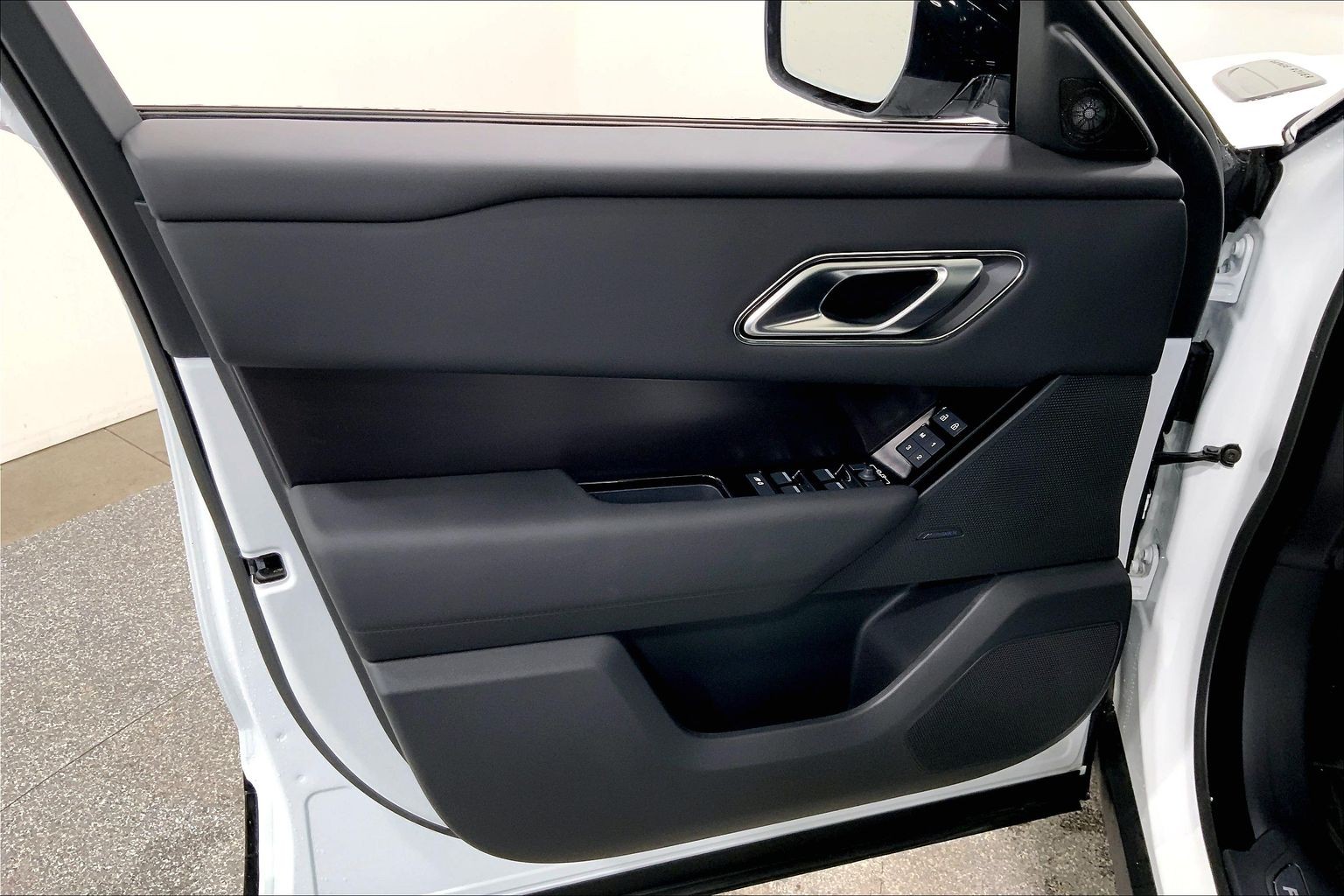 2026 Land Rover Range Rover Velar Dynamic SE - Photo 7
