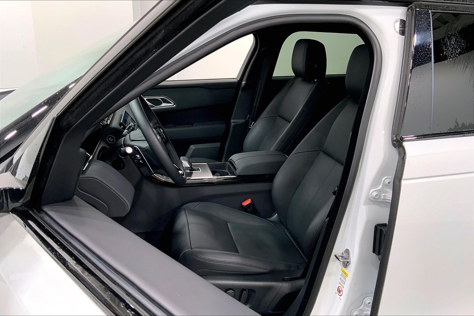 2026 Land Rover Range Rover Velar Dynamic SE - Photo 8