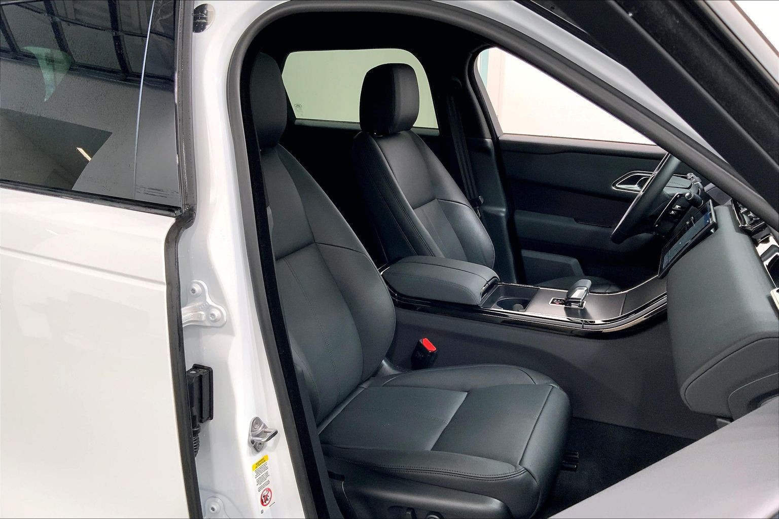 2026 Land Rover Range Rover Velar Dynamic SE - Photo 12