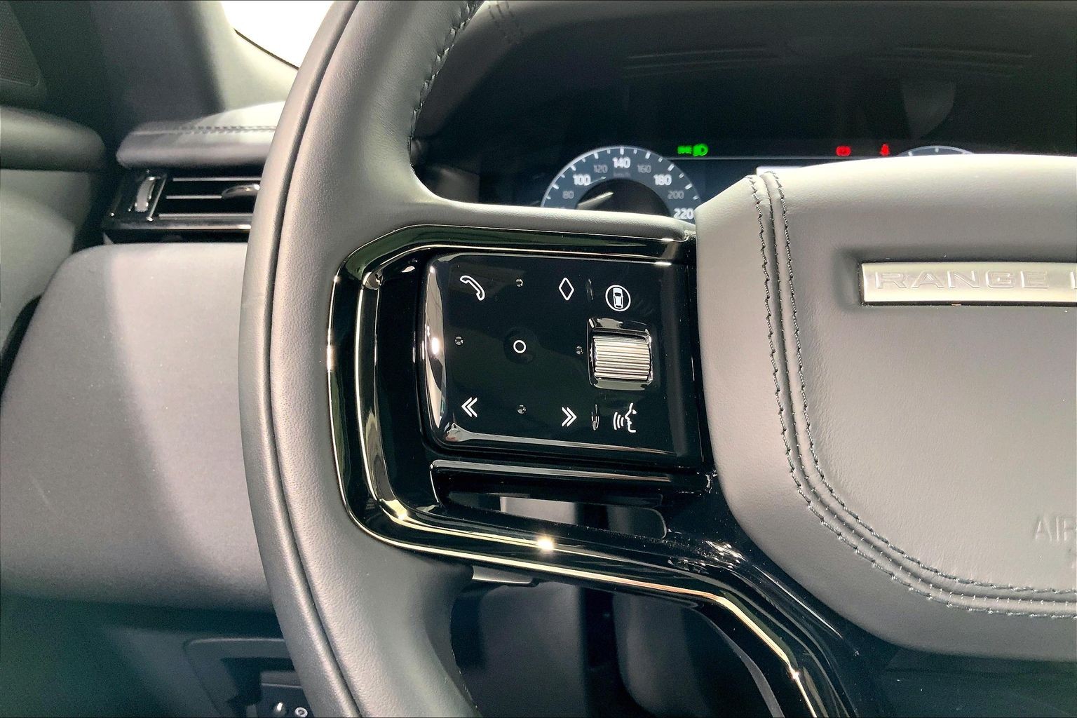 2026 Land Rover Range Rover Velar Dynamic SE - Photo 13