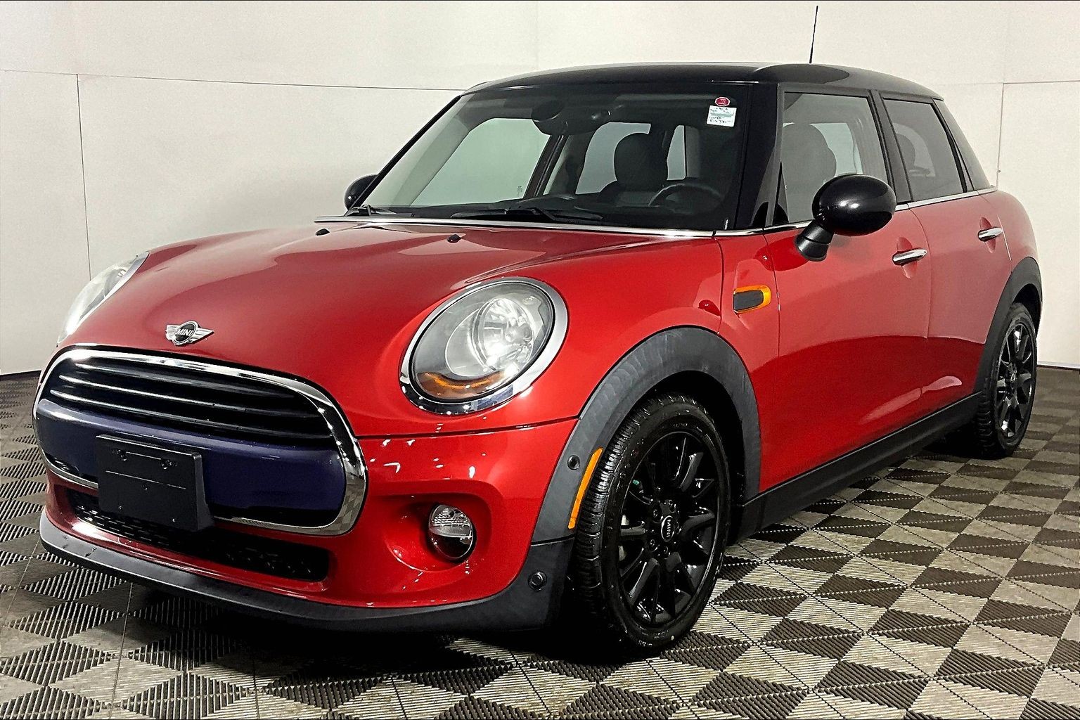 Red 2016 MINI Cooper 4-Door Hatchback FWD Hatchback Front-Wheel Drive Automatic