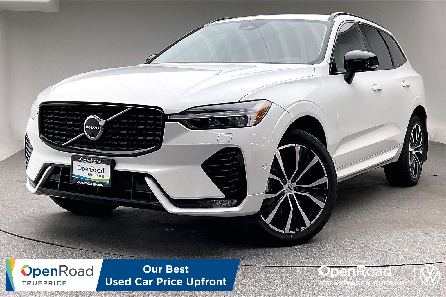 2025 Volvo XC60 Hybrid B5 AWD Plus Dark Theme